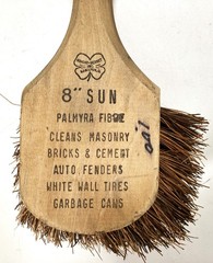 WRIGHT-BERNET, INC., HAMILTON, O. PALMYRA FIBRE 8″ SUN CLEANING BRUSH