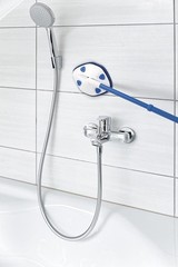Clorox Extendable Tub & Tile Scrubber with Polyurethane Head – Heavy Duty Bathro