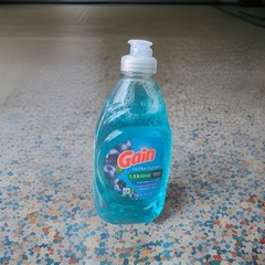 NEW! GAIN 8 Fl. Oz. 🫐●HONEY BERRY HULA● Ultra Dish Washing Liquid🫧.