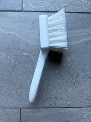 Uline ~ Plastic Utility Brush 9” Inch Long Handle Scrub Brush Kitchen White NEW