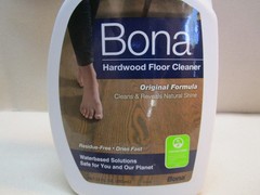 Bona Hardwood Floor Cleaner Spray, 22 oz – Residue Free / Dries Fast