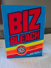 Vintage BIZ Bleach Laundry Detergent 30 oz Proctor & Gamble Prop Box 40% Neon