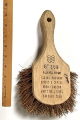 WRIGHT-BERNET, INC., HAMILTON, O. PALMYRA FIBRE 8″ SUN CLEANING BRUSH