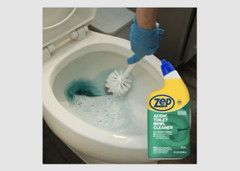Zep Acidic Toilet Bowl Cleaner – Wintergreen Scent – 1qt (32fl oz)