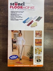 Scunci Floor Mop Kit – Micro Fiber Washable Pads Swivel Mop – NOS