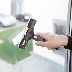 Commercial Ergotec® Ninja 4″ Glass Scraper with Blade and Safety Cap – Adjustabl