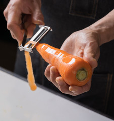 Peeler with the ultimate sharpness Loved by chefs Left-handed Made in Japanese