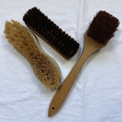 Set of 3 Vintage Wooden Scrub Brushes Cleaning Shoe Polish & Long Handled EUC