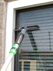 Commercial Ergotec® Ninja 4″ Glass Scraper with Blade and Safety Cap – Adjustabl