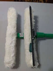Unger Professional Window Cleaning Tool, 2- In – 1 Microfiber Scrubber And 14″