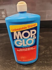 MOP & GLO Floor Shine Cleaner Movie Prop 1 Quart Bottle Full L2035-1 Vintage