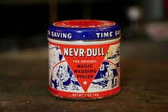 Vintage NEVR DULL MAGIC WADDING POLISH for metal 1941 5 OZ CAN TIN advertising