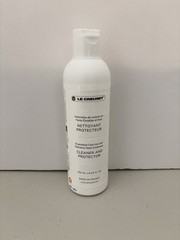 Le Creuset 8.45 oz Cast Iron Cookware Cleaner Protector – NEW Sealed