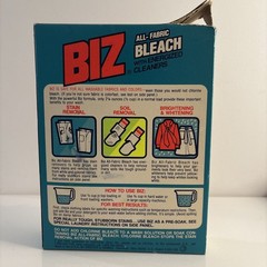 Vintage BIZ Bleach Laundry Detergent 30 Oz Proctor & Gamble UV Neon 25% Full