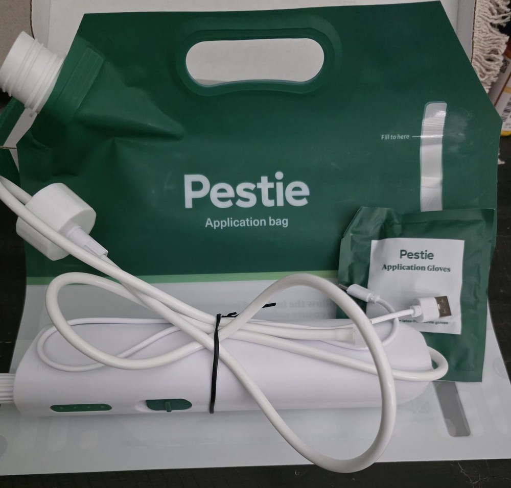PESTIE RECHARGEABLE SPRAYER HOME & LAWN (SPRAYER & BAG & GLOVES ONLY) NEW IN BOX